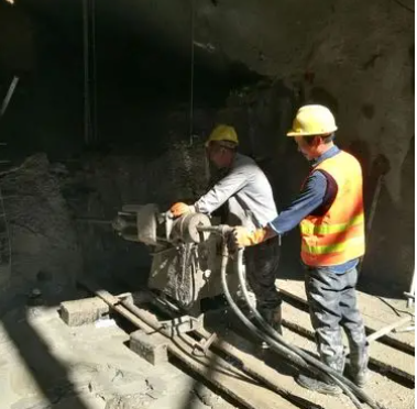 密山水下抗分散灌浆料特点 水下不分散注浆料介绍